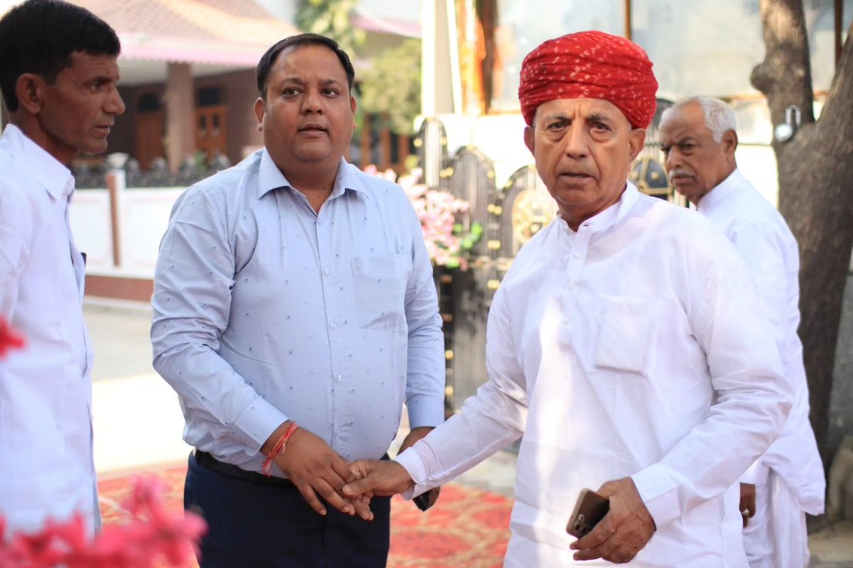 mpbhagirathbjp's tweet photo. जो राम को लाये है हम उनको लाएंगे
#votetoright #doubleenginekisarkar #vidhansabha #rally #keepsupporting #supporters #vidhansabha #politicalparty #HarGharBhajpa #BJPMatlabSeva #bjpinrajasthan #voteforbjp2023 #kishangarhbjp https://t.co/6A6qMQwckm