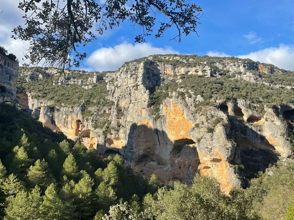 GeografosAragon's tweet photo. #Geoevento | ¿Sin planes para el 17-Diciembre? Convocamos la I #geoexcursion del @colegeografos de #Aragón al Cañón del Río Vero (Huesca) en una jornada única: el asoleo del #solsticio de invierno ¡Plazas limitadas! Más info y registro 👉 https://t.co/zSebrtwRFu 🏞️ #excursion https://t.co/1NcMhePHjq