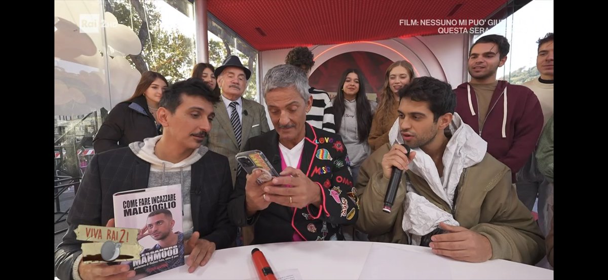 belfiore_ale's tweet photo. Viva Rai 2 •Nuova Stagione• 2️⃣Pt6
Chiamiamo @InfoMalgioglio ‼️@Mahmood_Music #Malgi
@Fiorello @fabriggio @pigimon @vagnatoo @cicciobozzi @MauroCasciari @ruggierodelvec1 @BeatrisOnSunday #VivaRai2 @RaiDue @ViVaRai2Off @RaiPlay @fin2danti @lucatommassini1 https://t.co/pCuCiGPyNi