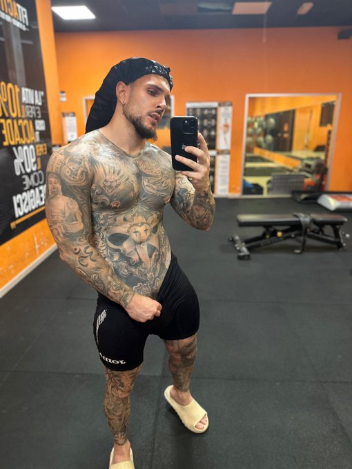 New shits on my blue site 💦 😈FREE ENTRY😈 Ask for discounts  RT🔁 https://t.co/bNXwIisj57