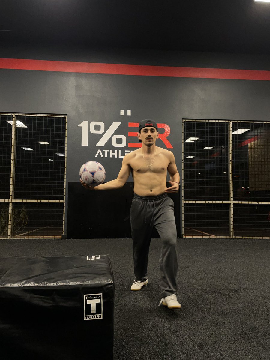 Bubba_jay7's tweet photo. Itchin to play ⚽️ https://t.co/BwdmMyEQVH