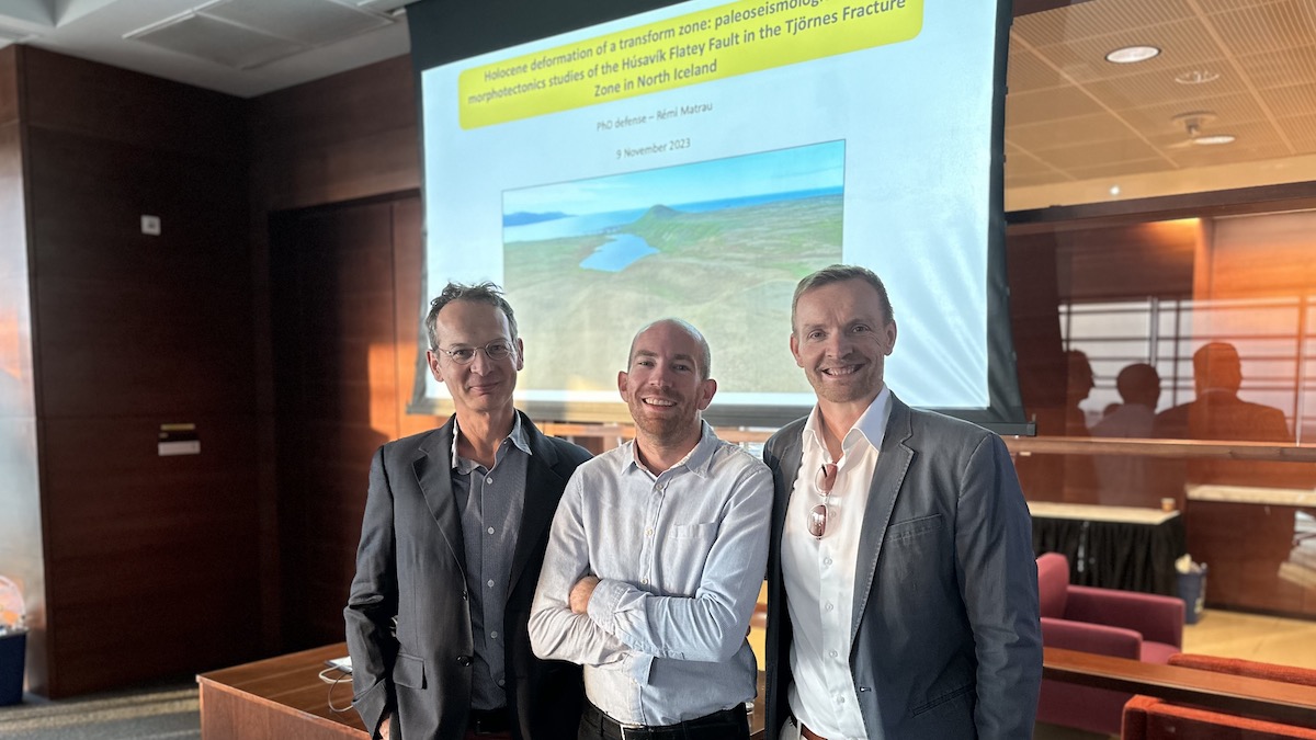 Congrats. to Rémi Matrau on defending his Ph.D. Thesis, here pictured with me and co-advisor <a href="/KlingerYann/">Yann Klinger</a> - thanks to KAUST Profs. Martin Mai, Aboud Afifi and Gregory De Pascale (Univ. Iceland) for serving on the defense committee <a href="/KAUST_PSE/">KAUST PSE</a>