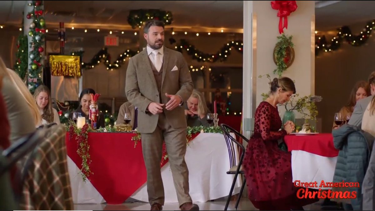 GAChatPodcast's tweet image. Love a good prayer scene #AChristmasBlessing