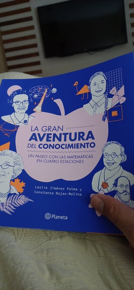 Antes de dormir siempre es recomendable leer, especialmente si la lectura trata sobre divulgación. En esta oportunidad con el libro de las autoras <a href="/Coni777/">Constanza Rojas-Molina</a> y <a href="/ljimenez83/">Leslie Jiménez #ellalamatematica #mathcomm 🌳</a> #Ciencia #matemática #educación