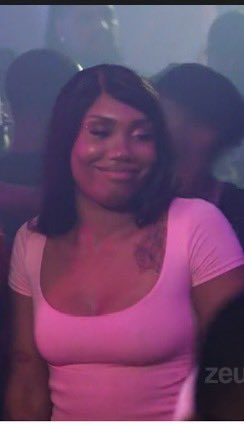 TheZeusReport's tweet photo. Wann beef wit Tee so bad and your wig look like this. #cheapassweave #BaddiesEast https://t.co/ZqRhSMvYxy