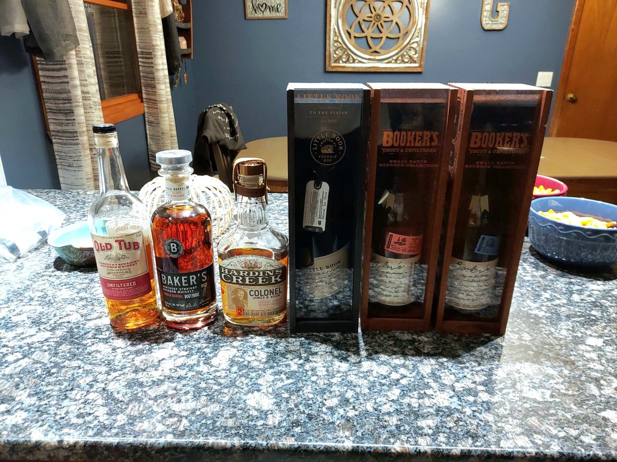 Tasting last night to find our favorite of these varying Beam specialty bottles. My favorite was the Bookers 22-03 'Kentucky Tea' batch
#littlebook #bookers #Jimbeam #bakers #hardinscreek #oldtub