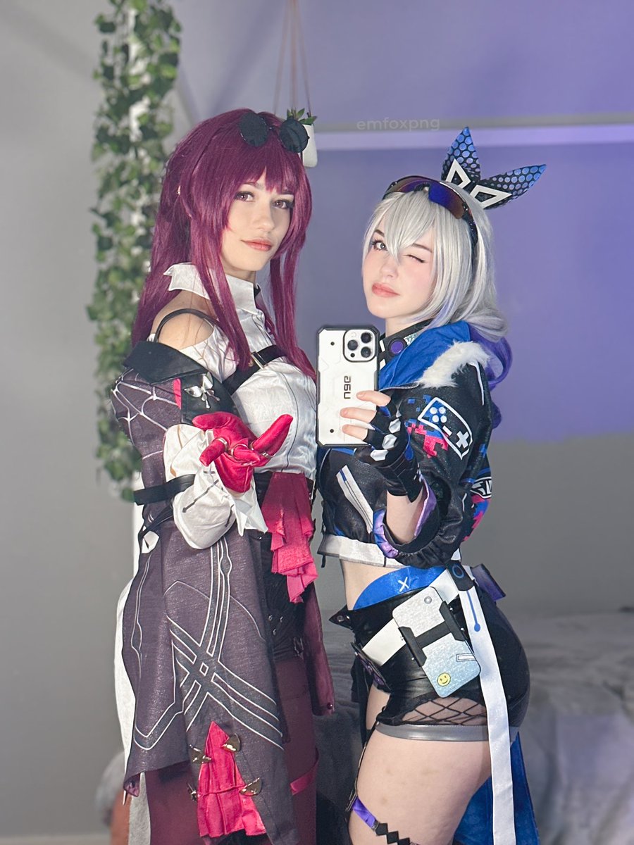 EmfoxPng's tweet photo. Kafka and Silver Wolf https://t.co/salnV8meCt