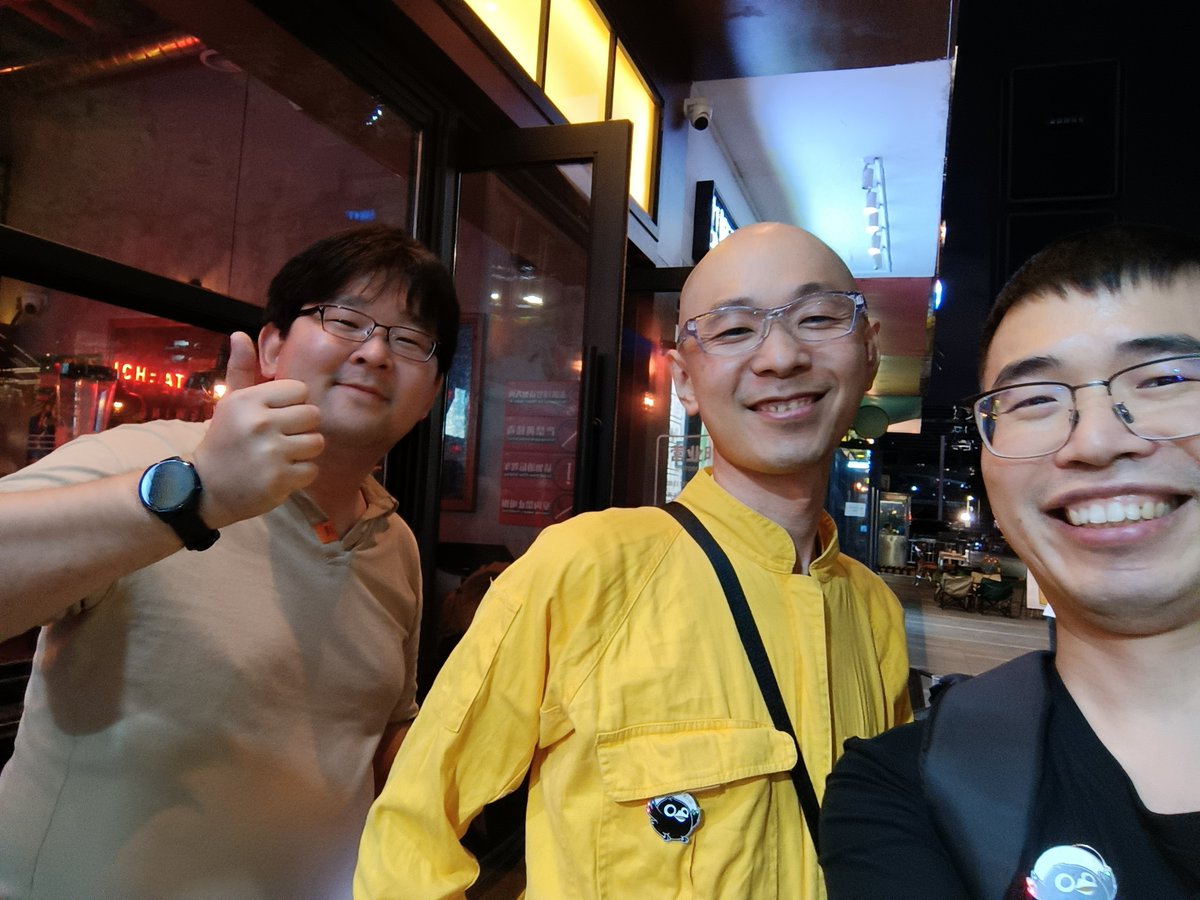 elecrowdave's tweet image. Meet a lot of Japanese Friends at the #makerfairesz beer party.  We had a great time together yesterday.    @ELECROW_JP @SgkSsci @tks @necobitter etc. Thanks very much for your support all the time. #ElecrowPCB #makerfairetokyo2023 #makerfaire