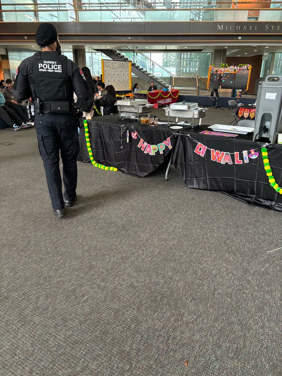 Our officers had a chance to participate in Diwali celebrations last week at @sfusurrey campus. Thank you for inviting us to celebrate the festival of lights. #SPSintheCommunity