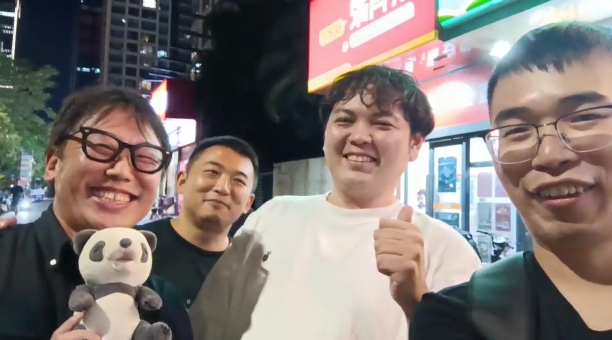 elecrowdave's tweet image. Meet a lot of Japanese Friends at the #makerfairesz beer party.  We had a great time together yesterday.    @ELECROW_JP @SgkSsci @tks @necobitter etc. Thanks very much for your support all the time. #ElecrowPCB #makerfairetokyo2023 #makerfaire