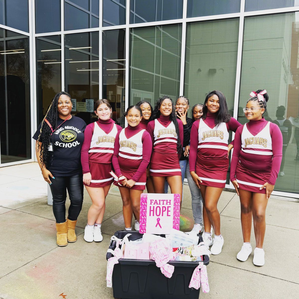 KingMSIB's tweet photo. Mrs. Sibley leading her cheerleaders in Service as Action. They inquired of a need, acted to fulfill that need, and will reflect on their experience in acting to complete this need in donating to support cancer patients at Emory 🎀🩷💞@SibleyIija @APSMLK @kimogibbs #IBinAction https://t.co/P4QzY0egxL