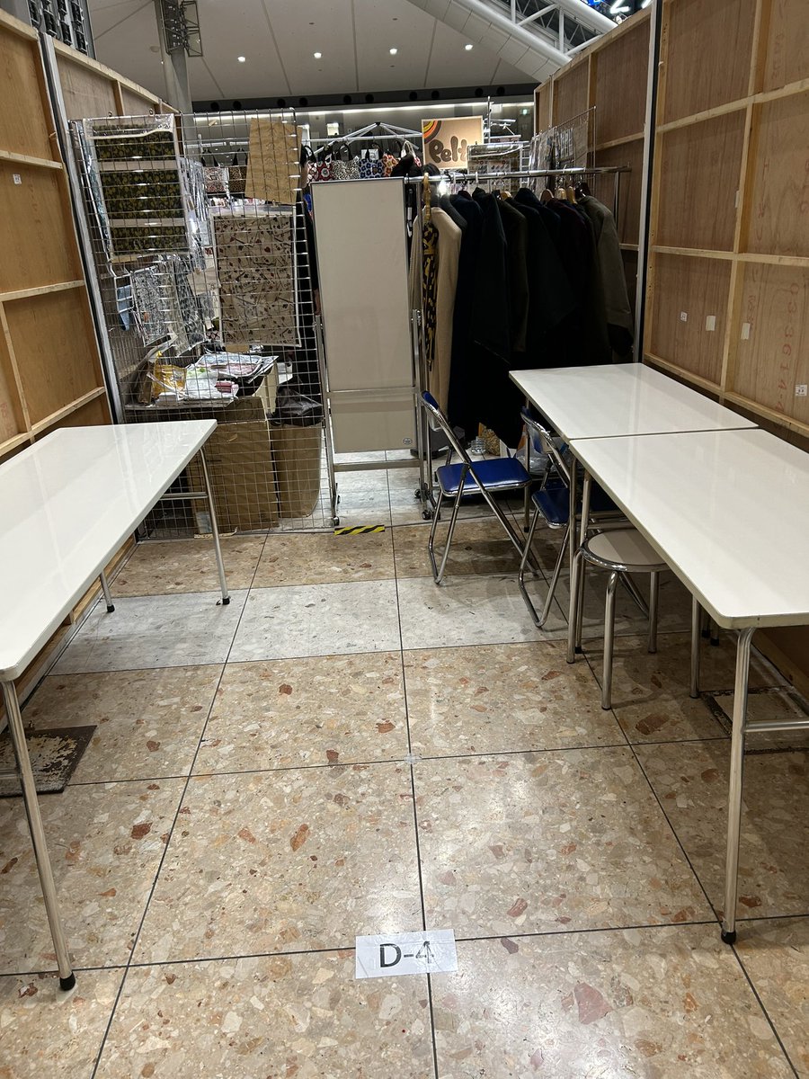 amiclpf's tweet image. 昨日はデザインフェスタへ！初めて行く東京ビックサイト。広いー！到着したら、よっしーのお店は閉店した直後で、もぬけの殻😂
大学同期のクラリネット奏者吉田悠人くんの描く柴犬ラク、とっても可愛いのです🐕💓
忙しい中お祝いしてくれてありがとう😭