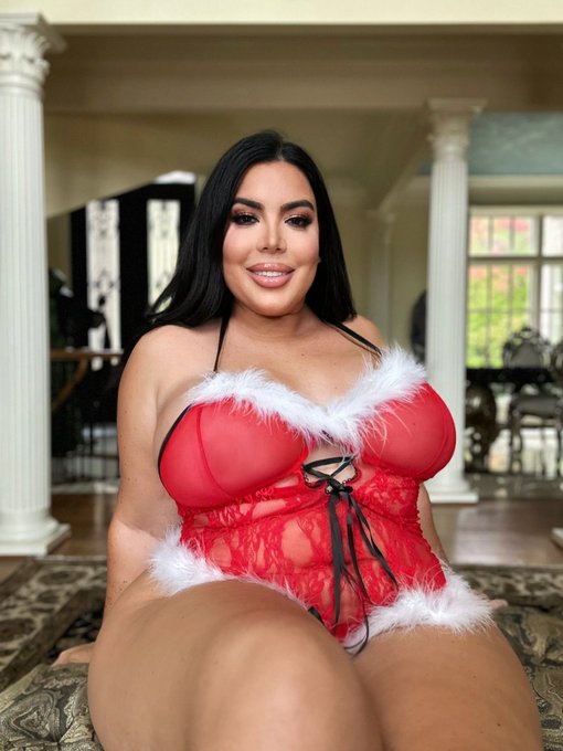 Naughty or nice ? https://t.co/Jb3F4wCD5d