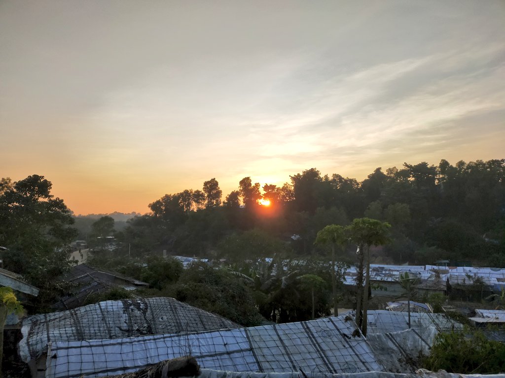 MohammedEderis3's tweet photo. Evening view of the refugee camp with Sunset.
📸 By @MohammedEderis3
#Rohingya
#Photographer
#sunset
#campview
#streetphotography
#evening https://t.co/QQaLBYtumS