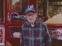 fasc1nate's tweet image. Dale Schroeder was a simple, humble man from Iowa, who ended up changing the lives of 33 people forever. Schroeder worked as a carpenter at the same company for 67 years. He grew up poor and had no wife or children of his own.

His friend Steve Nielsen described Schroeder as a…