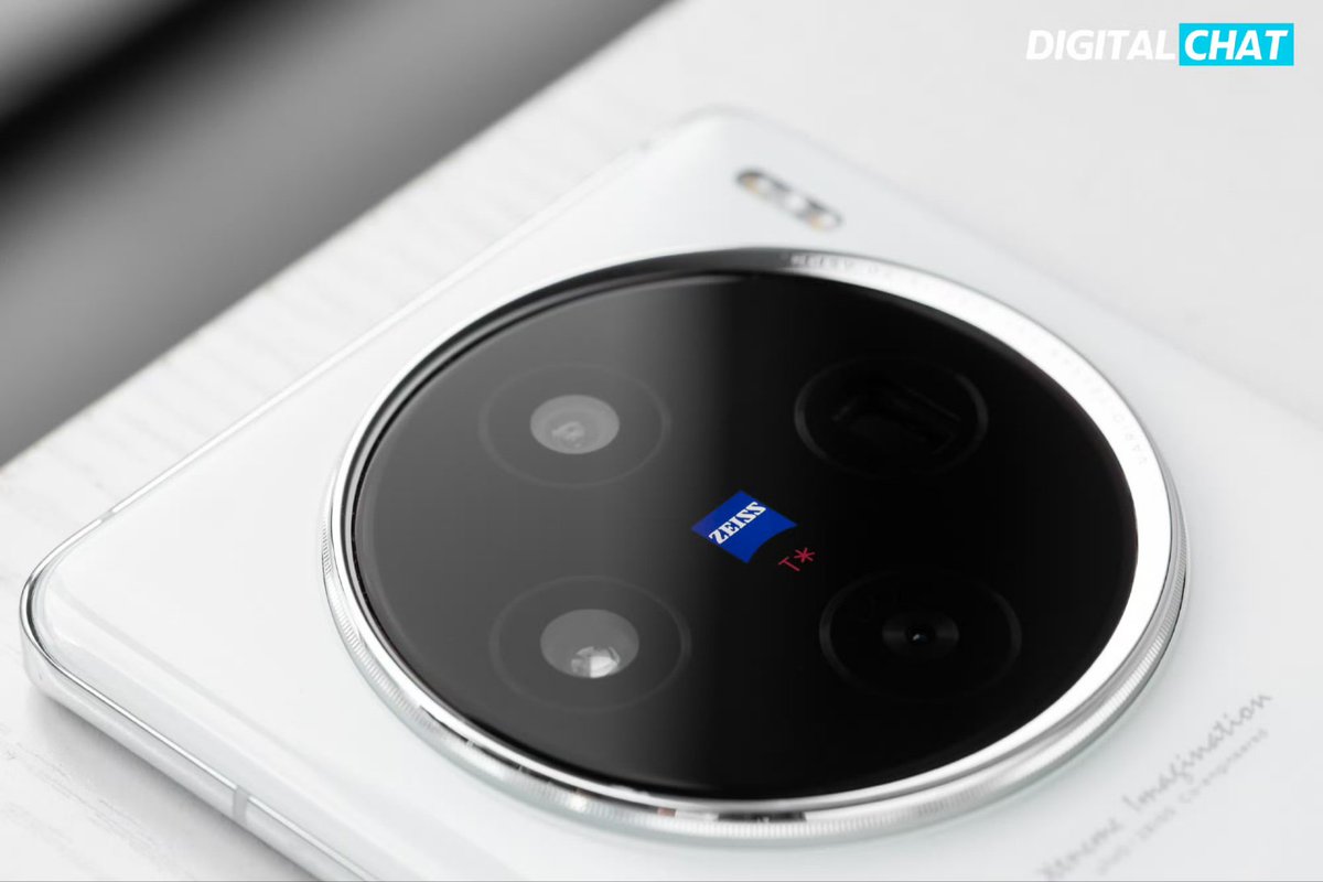 fabrizio_degni's tweet photo. #DigitalChat has some amazing shots of the #VIVOX100Pro in white 🤍 finishing and it is blowing mind #IHMO 🥰
I have not liked and still I don't like the dual tone of my #VIVOX90ProPlus.
#vivo https://t.co/TzDYXElTuj