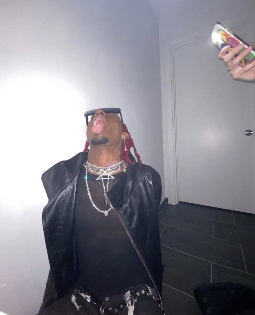 robiscoolrobb's tweet image. me to @iLoveIceSpice_