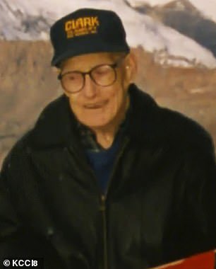 timecaptales's tweet image. Each student who was given one of Schroeder's scholarships was given enough money to pay for a four-year college education, including tuition, books, accommodation and fees, 

'He wanted to help kids that were like him that probably wouldn't have an opportunity to go to college…