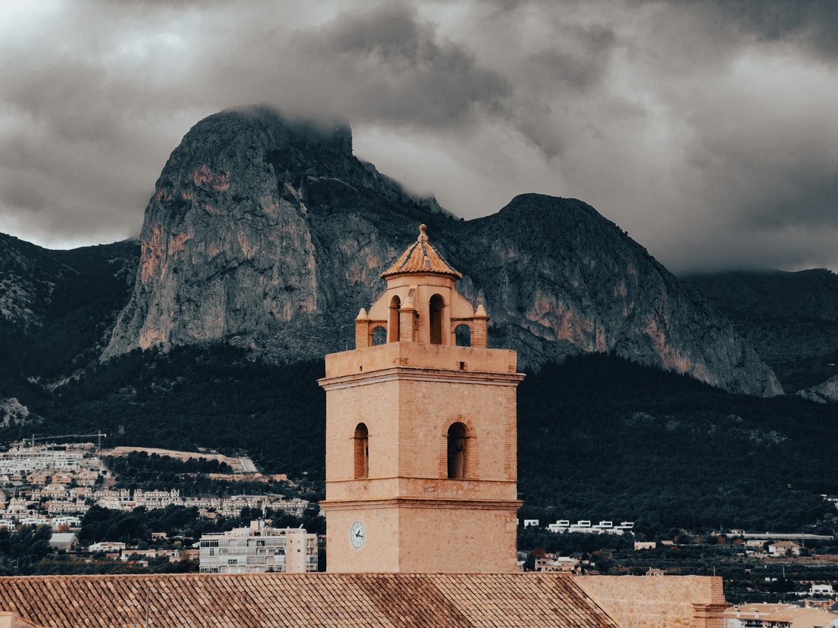 CasaDeRestrepo's tweet photo. Polop is a town in Alicante, Spain. Its history dates back to the Roman era, but it flourished during the Moorish rule. The Ponoig mountain, a.k.a “Sleeping Lion,” is its most prominent landmark. Polop’s charm lies in its well-preserved medieval architecture and cultural history. https://t.co/VSCnfp9qa8