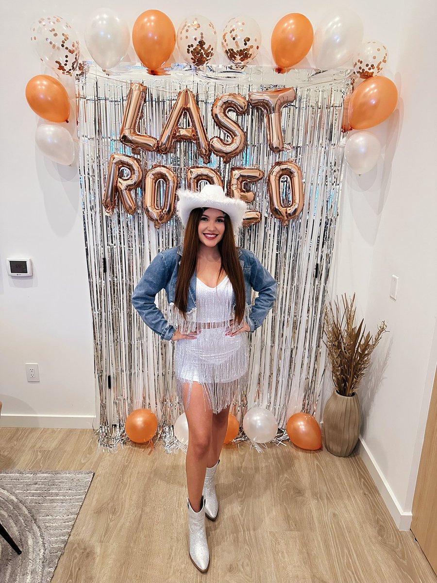 Cassandraaa_G's tweet photo. #nashbash 🤍🤠 https://t.co/d3LWdoCYMb