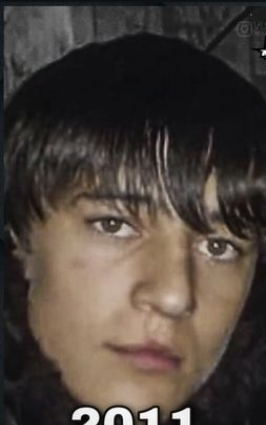 MpoomBLOX's tweet photo. @Devgurjar111111 @ayeejuju nahh that edit did him dirty his jawline good bro 😭😭 https://t.co/oVEuJKaoqZ