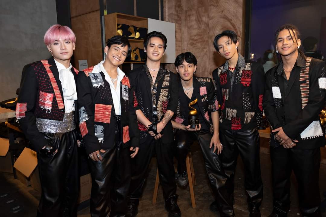 alasdaily's tweet photo. ๐ธ Awit Awards
ALAMAT WINS AWIT
#ALAMATxAwitAwards
#ALAMAT @Official_ALAMAT https://t.co/LdfnJlu4LF