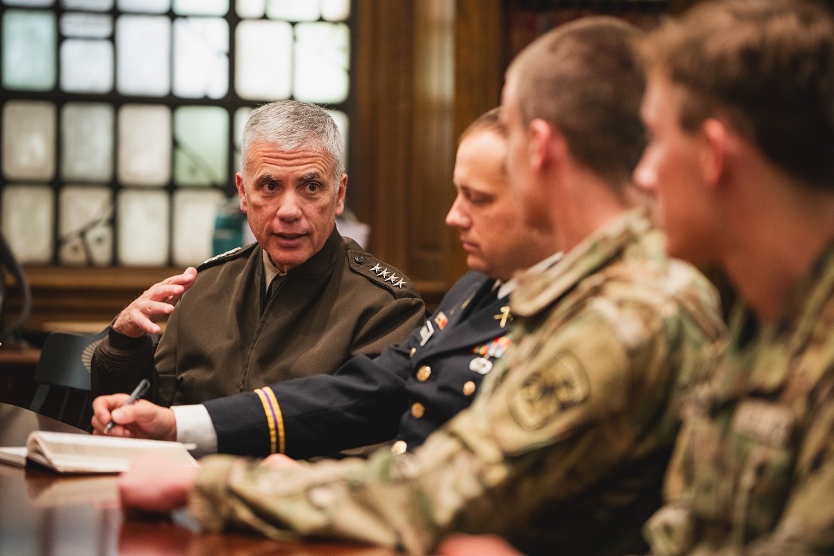 CYBERCOM_NIRNSA's tweet photo. Thank you @Dartmouth. Enjoyed talking about intelligence &amp; cybersecurity with present and future #compsci leaders. @NSAGov and @US_CYBERCOM are well positioned to defend the nation because our diverse, expert workforce constantly adapts to an ever-changing security environment. https://t.co/INV18oWBci
