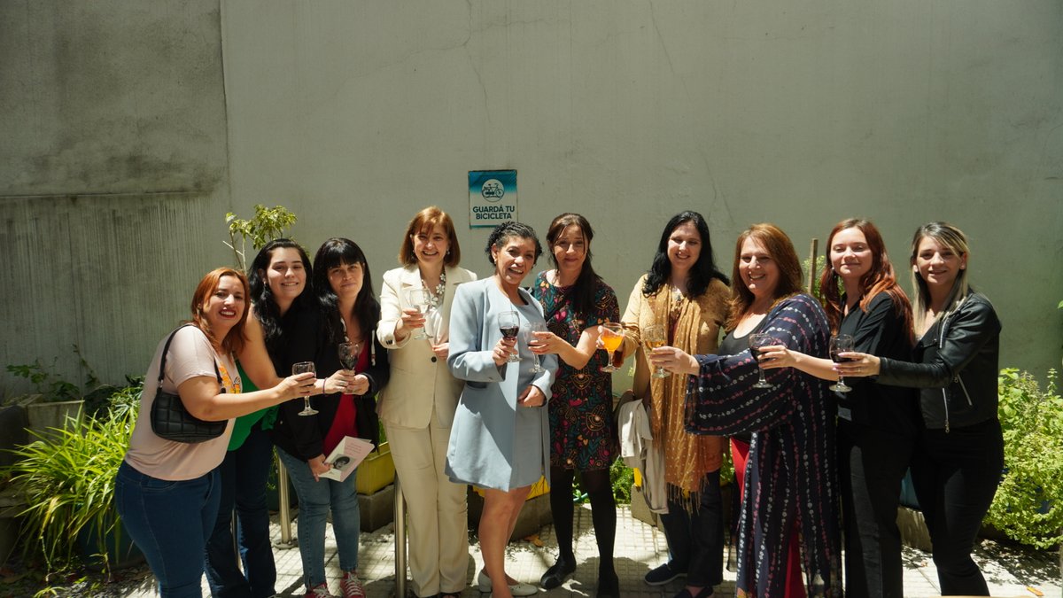 mfoliva's tweet image. Ayer 11/11, @ASRAOK ASRA, Memoria y Balance y designación de nueva Comisión Directiva 2023-2025   (@mfoliva presidente, @primosich secretario, @aleterri  tesorero). Se inicia una nueva etapa. ¡Gracias a todos los/as colegas que nos acompañaron en esta gestión!