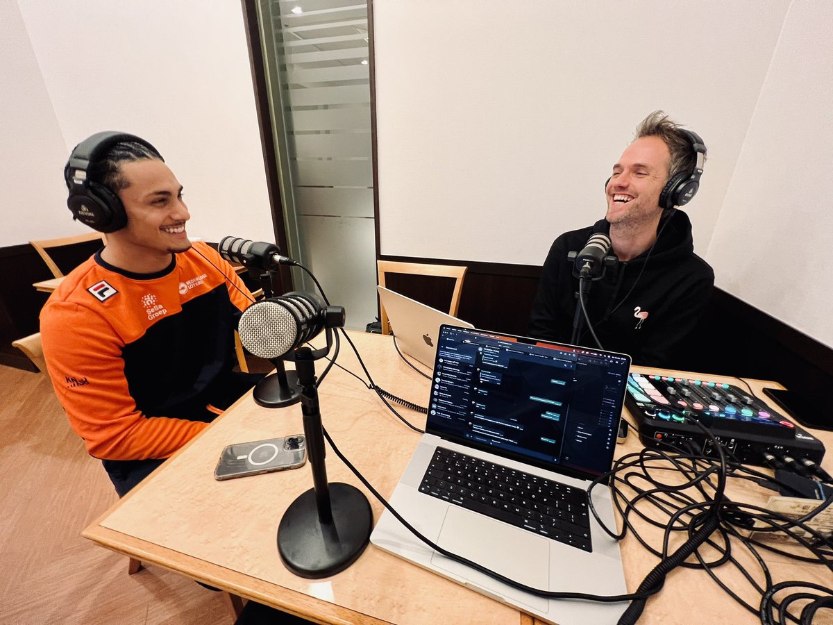 🎙️⛸️ Podcast! Aflevering 2 van de NOS Schaatspodcast. Met als gast Sebas Diniz, huisanalist <a href="/erbenwennemars/">Erben Wennemars</a> en we praten vanuit Obihiro over het eerste WB weekend van dit seizoen. <a href="/stevendalebout/">Steven Dalebout</a> #schaatsen open.spotify.com/episode/7h1yTp…