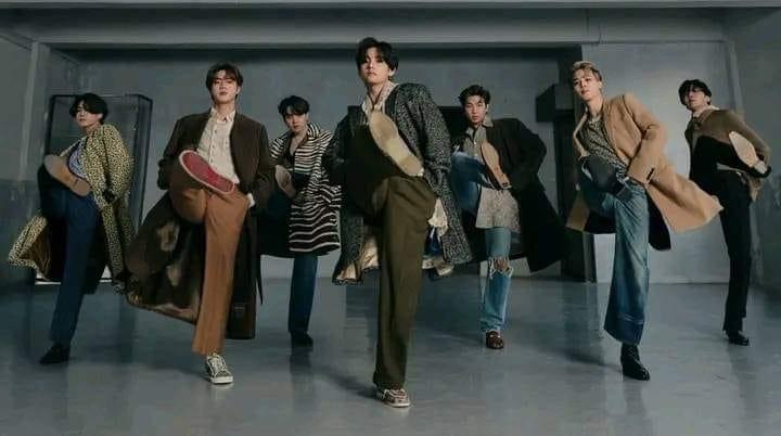 alynn_thit's tweet photo. BTS BTS BTS 
BTS PAVED THE WAY
BTS IS 7
BTS OUR FOREVER ARTIST
BTS THE BEST
BTS FOREVER https://t.co/7iyzCwqQf2