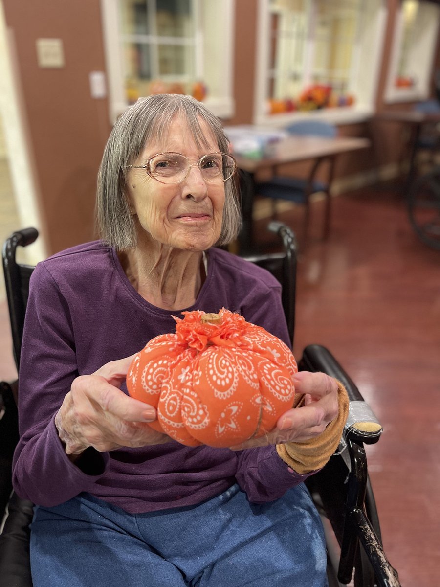 AvalonSpringsHC's tweet photo. This past week we made our own pumpkins out of bandana’s and wine corks. 🍁🎃
“Autumn is a second spring when every leaf is a flower.” #TrilogyBFF #Artisans #CraftingCorner #Trilogy https://t.co/yweBSwS0OE