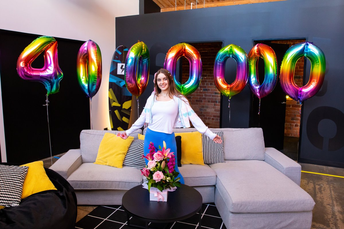 Happy 4 million subs <a href="/Loserfruit/">PWR Loserfruit</a>🎉