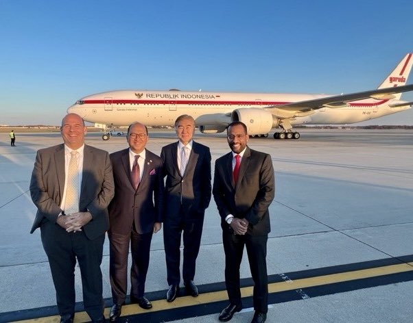 Welcoming President @Jokowi's arrival in Washington, DC for a meeting with <a href="/POTUS/">President Donald J. Trump</a>. Eagerly anticipating bilateral discussions at the <a href="/WhiteHouse/">The White House</a> reaffirming the U.S. commitment to strengthening the nearly 75-year-long partnership between the world’s second- and third-largest