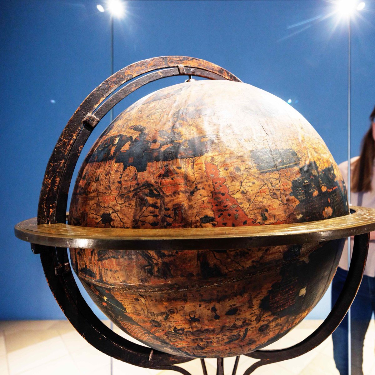 MC_Floh's tweet photo. @TheFlatEartherr "Erdapfel" (earth apple) or "Behaim-Globe"
(Germanisches Nationalmuseum, Nuremberg/Germany)

Oldest surviving terrestrial globe in the world.
(by Martin #Behaim, about 1492) https://t.co/FQJTTi07UZ