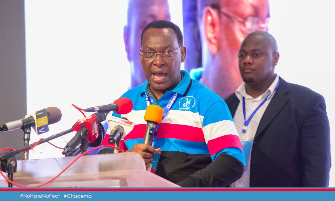 "CHADEMA tunaamini umasikini ni laana. Lakini Watanzania wameendelea kuwa masikini kwa sababu CCM na Serikali inayoiongoza wanadhani umaskini ni sifa"..... Mhe <a href="/freemanmbowetz/">Freeman Mbowe</a>