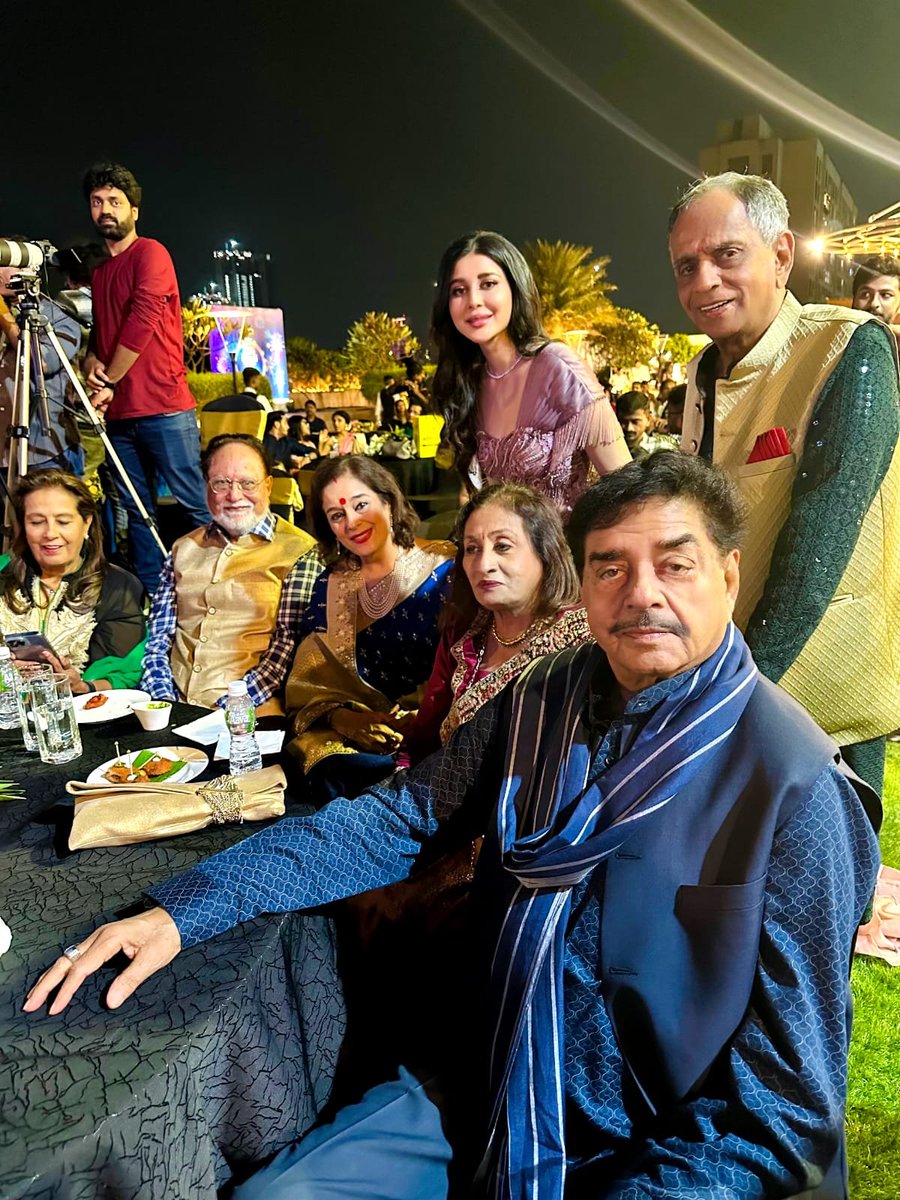 ShatruganSinha's tweet photo. The film 'Anari is Backk' has become the much talked about & the film's music is already trending across media platforms. In this latest venture of our dear family friend, ace filmmaker @NihalaniPahlaj once again in is his free spirited style introduces the lively pairing of young, beautiful, charming newcomer leading lady #MishikaChourasia & debutant handsome, positive #NawabKhan. Releasing soon, wait for the magic to unfold. Hope, wish & pray that this becomes another blockbuster too!

@YashwantSinha
@Prithvrj
@MamataOfficial
@AITCofficial
@GhatakMoloy
@ShashiTharoor
@ArvindKejriwal
@SanjayAzadSin
#RazaMurad