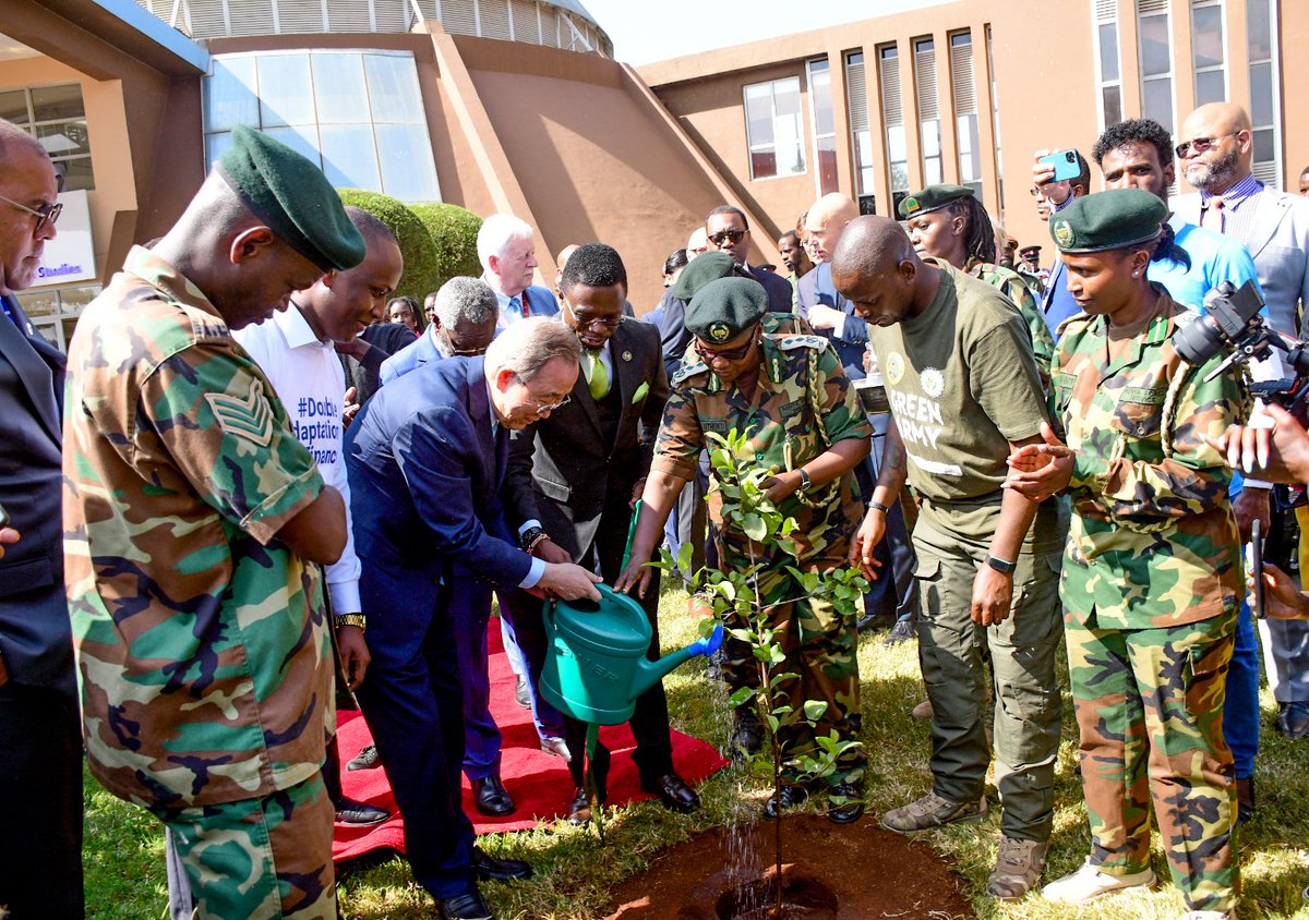GreenArmyKE's tweet photo. The collective effort of Kenyans in achieving the 15 Billion Trees target is commendable and will undoubtedly have a positive impact on the country's ecosystem. 
Today we join HE @WilliamsRuto ,@HonTuya , @Environment_Ke and Kenyans in Marking the National tree planting Holiday. https://t.co/zNk7VUqI7q