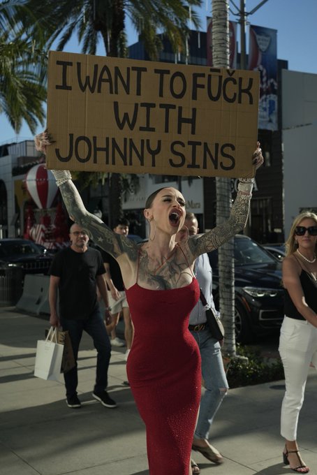 Directness is one of the positive qualities of Russian girls.  video on my insta https://t.co/BDXyZ05gnq  @JohnnySins