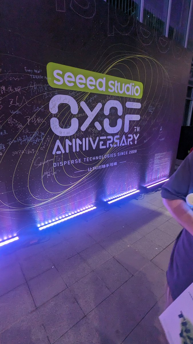 kopanitsa's tweet photo. SeeedStudio 15th Anniversaryにも参加させてもらい、感動。Seeedの歴史はIoTの歴史。
なんかすごいカクテルマシンもありました。 https://t.co/bqfv9m9mtj