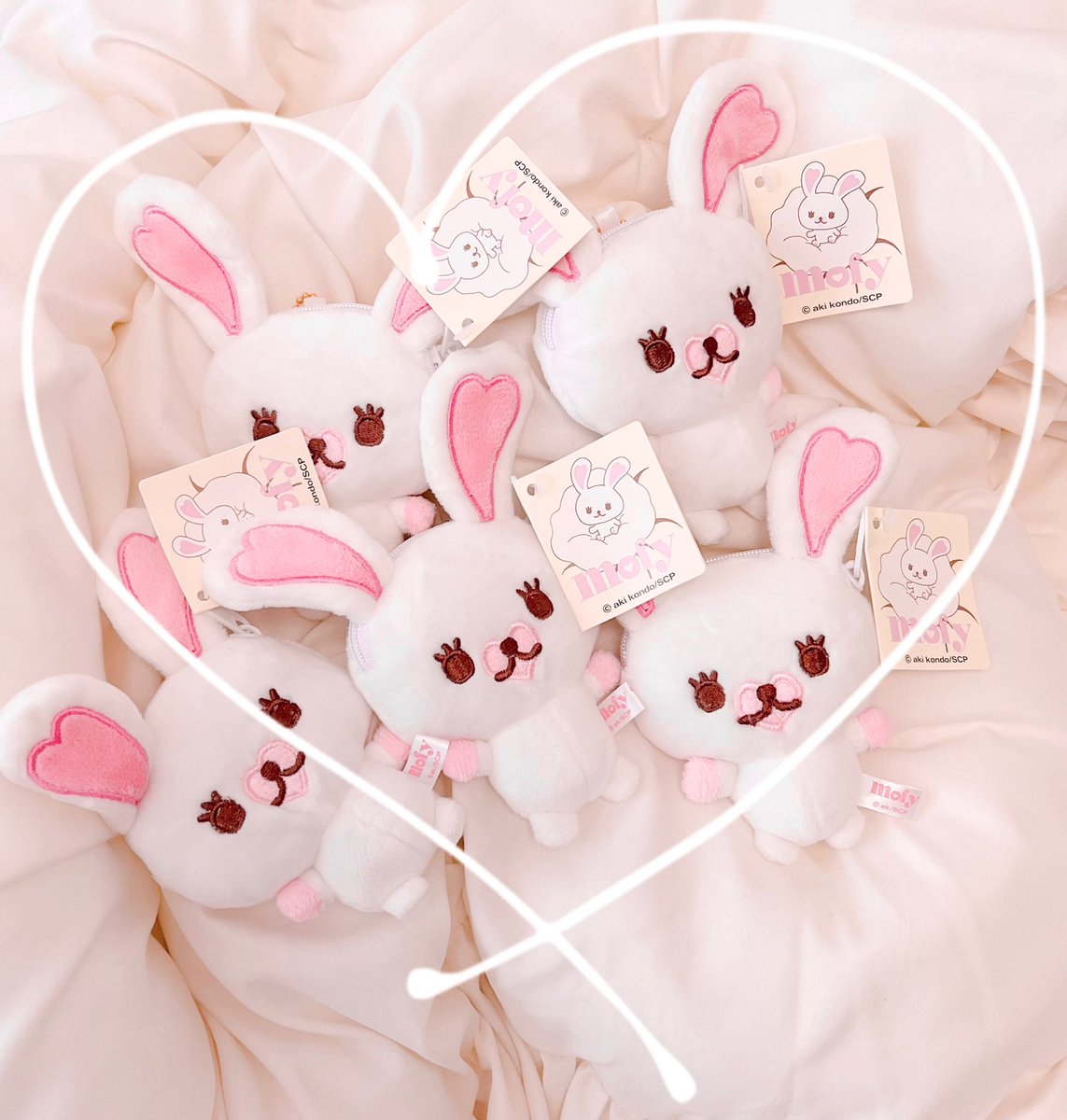 teatiimee's tweet photo. 선물하고 싶어서 .. #RT 추첨 두 분께 사진 속 
미니 파우치를 보내드려요 ! ♡

트친 한 분, 팔로워 한 분 뽑을게요 >.<

배송비는 부담해주셔야 합니당 https://t.co/ESbpDed1L5