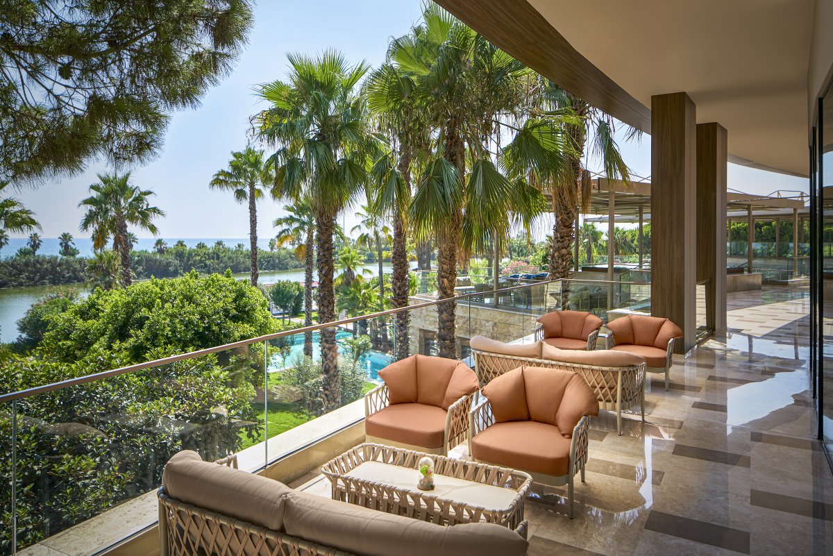 Raise a glass to good times at Charlie Parker Bar, where our stylish surroundings and live music create a truly magical ambiance. 🥂

#GloriaHotels #BecauseHereisGloria #GloriaSerenity #Belek #Antalya #CharlieParker #Bar #Luxury #Lounge