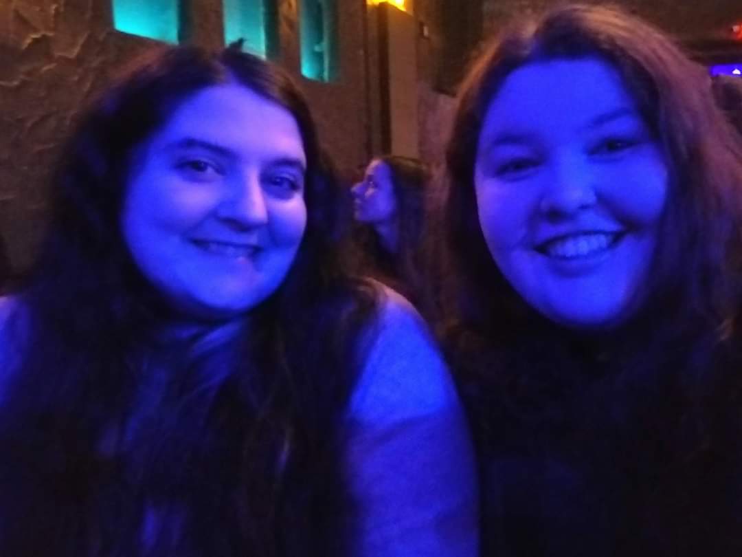AnnaStell5's tweet photo. This was officially one year ago, and I'm still not okay 😂 Still one of the best nights ever 🐖💙 https://t.co/nVT3euek2g