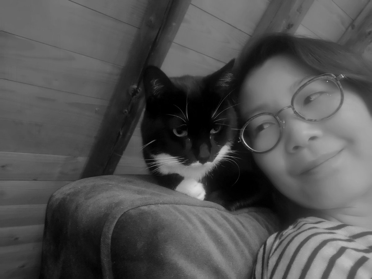 PoesAllan's tweet photo. You cannot cheer me up Staff. It's Monday. Ugh. ~Edgar Poes 😾
#CatsOfTwitter #cats #tuxedocats #tuxiegang #MondayMorning https://t.co/3CLSnk2r1K