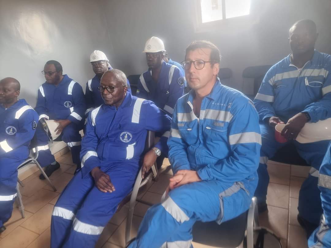 Le Ministre #Marcel_Abéké a effectué,ce 12.11.23, une visite des installations de la société pétrolière #Perenco_Oil_and_Gas_Gabon (#POGG). Du site GPL de #BATANGA à l'off-shore #SARDINE, le Ministre du <a href="/PetroleGOUVGA/">Ministère du Pétrole</a> a assisté à une opération de forage en mer.
<a href="/Comgouv_GA/">Comgouv</a>
