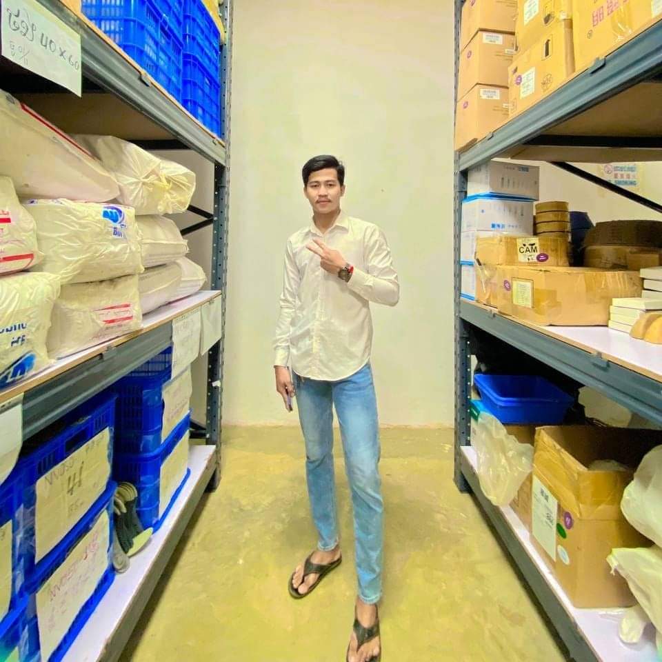 ត្រឹមអ្នករោងចក្រ កុំស្រលាញ់បងអី🥲