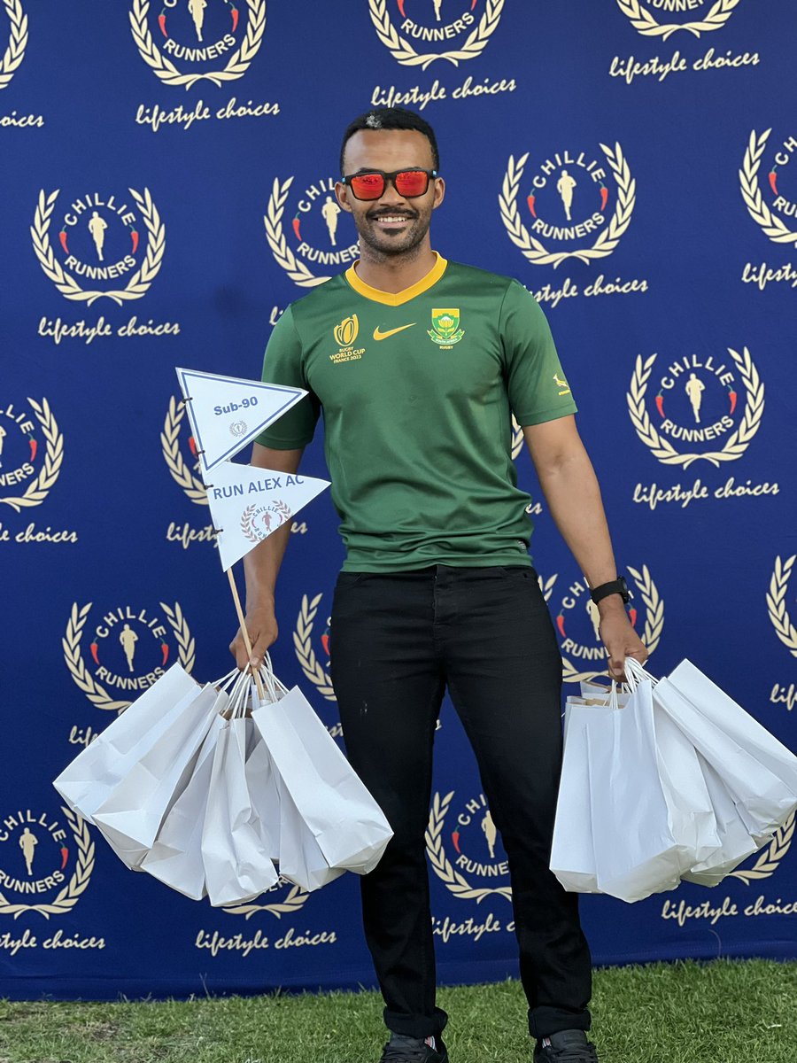 10km Run with a 🌶 on top 🙌

Big ups to the whole team for staging a beautiful #ChillieRunners10km with beautiful scenes, moments, and atmosphere 💙😎

Le baba chillies 👌 you're very hot saan.

#IPaintedMyRun
#IPaintedMyWalk