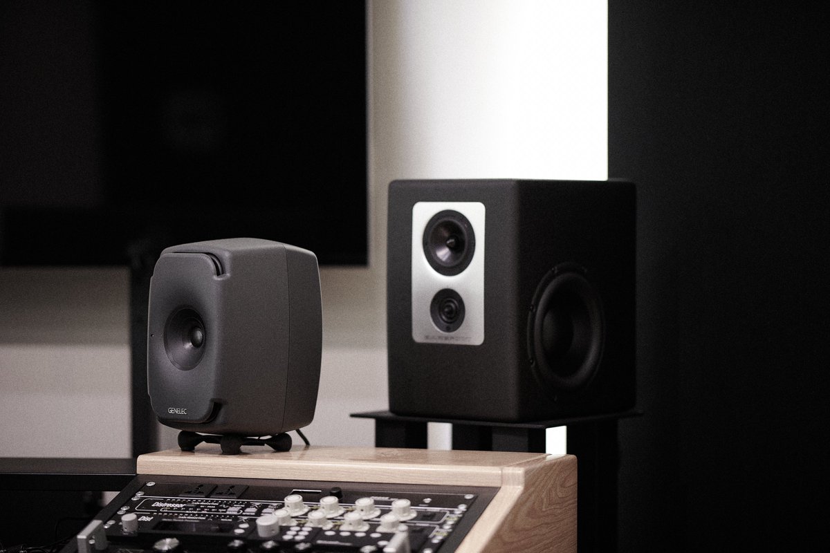 The photos come from OSC Audio's customer IDreams Studio, and they capture not only the sophisticated look of the device, but also show its high-quality performance in real-world use.
<a href="/shadowhills/">Shadow Hills Ind.</a> <a href="/BarefootSound/">Barefoot Sound</a> <a href="/EmpiricalLabs/">Empirical Labs</a> 
#ANALOGGEAR #MUSICSTUDIO #musicproduction