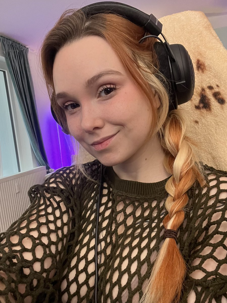 Bin jetzt livuuuu❤️ twitch.tv/feedeline