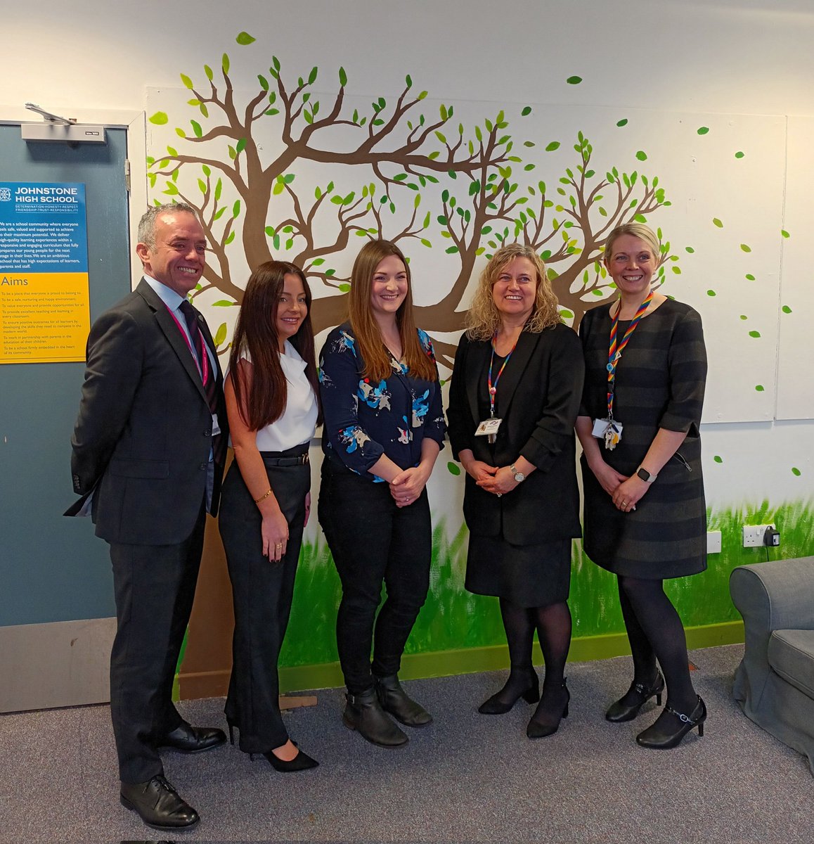 Delighted to be invited to @JohnstoneHighSc to meet with Pupils, Head Teacher, Depute Head Teacher, Principal Teacher The Promise, and @NatalieDon_ to hear about how the school is #KeepIngThePromise