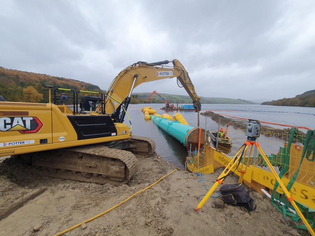 Pipe installation this week to improve water level control in a #YORKSHIRE reservoir to reduce flood risk. Hopefully #Debi won't blow us away!!